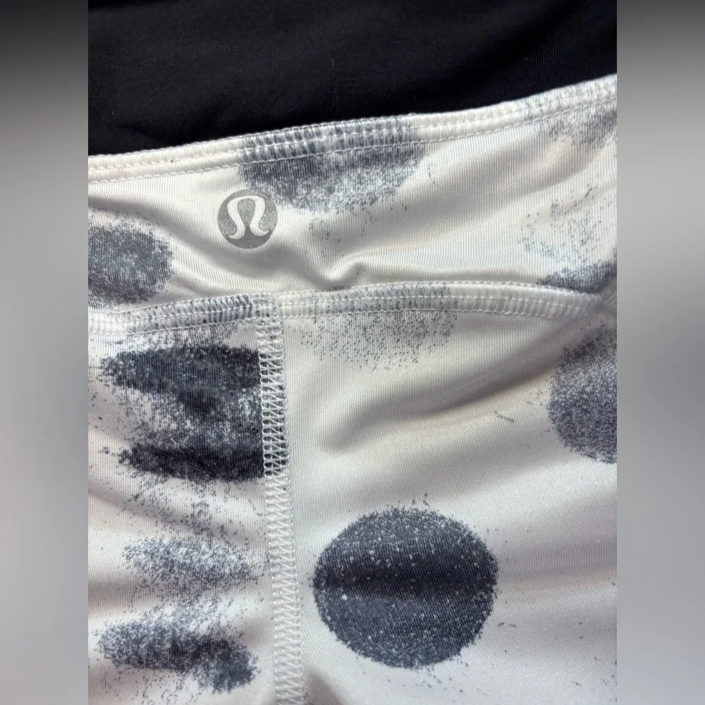 Lululemon Size 4 Black White Polka Dot Compression Shorts Yoga Running Gym